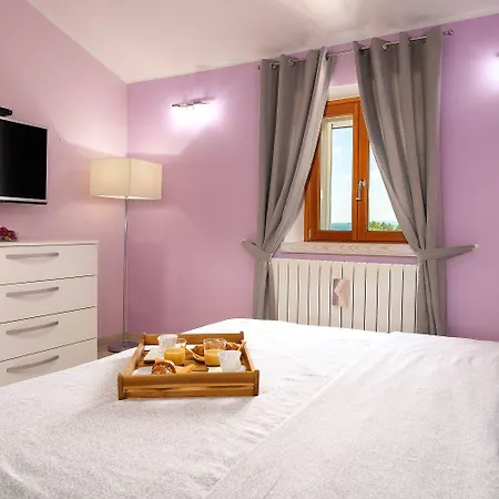 Vakantiehuis Atemberaubende Mit Herrlichem Panoramablick, Privatpool, Kinderschaukel, Bbq