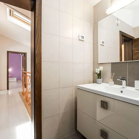 Atemberaubende Mit Herrlichem Panoramablick, Privatpool, Kinderschaukel, Bbq Vakantiehuis Vižinada