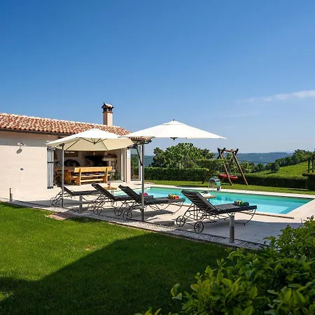 Atemberaubende Mit Herrlichem Panoramablick, Privatpool, Kinderschaukel, Bbq Vakantiehuis *