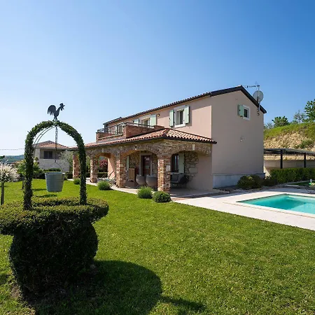 Atemberaubende Mit Herrlichem Panoramablick, Privatpool, Kinderschaukel, Bbq Vakantiehuis *
