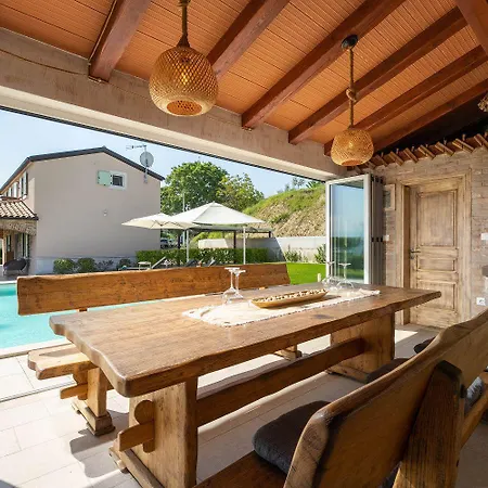 Atemberaubende Mit Herrlichem Panoramablick, Privatpool, Kinderschaukel, Bbq Vakantiehuis *
