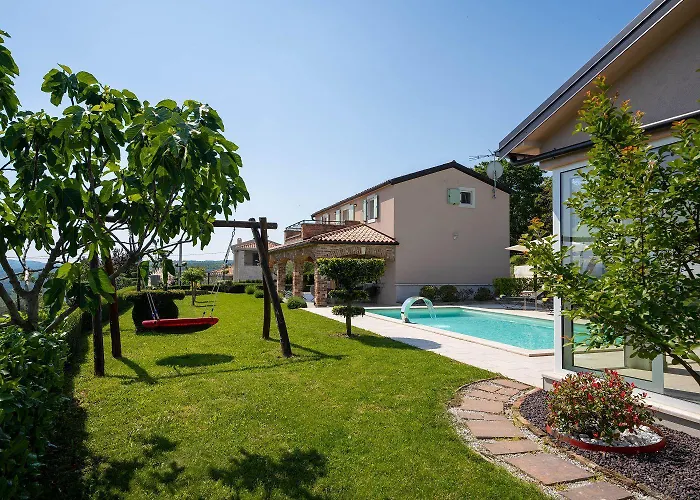 Atemberaubende Mit Herrlichem Panoramablick, Privatpool, Kinderschaukel, Bbq 펜션 *