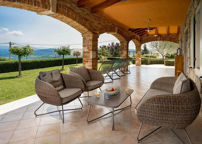 Atemberaubende Mit Herrlichem Panoramablick, Privatpool, Kinderschaukel, Bbq 펜션