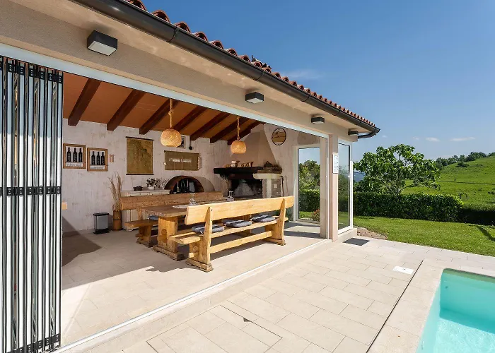 Atemberaubende Mit Herrlichem Panoramablick, Privatpool, Kinderschaukel, Bbq 펜션 비지나다