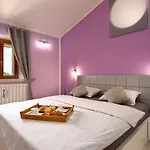 Dom wakacyjny Atemberaubende Mit Herrlichem Panoramablick, Privatpool, Kinderschaukel, Bbq