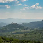 Atemberaubende Mit Herrlichem Panoramablick, Privatpool, Kinderschaukel, Bbq * Vižinada