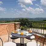 Atemberaubende Mit Herrlichem Panoramablick, Privatpool, Kinderschaukel, Bbq