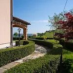 Atemberaubende Mit Herrlichem Panoramablick, Privatpool, Kinderschaukel, Bbq