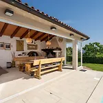 Atemberaubende Mit Herrlichem Panoramablick, Privatpool, Kinderschaukel, Bbq Dom wakacyjny Vižinada