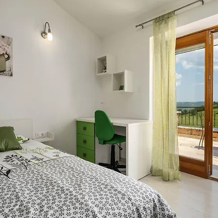 Atemberaubende Mit Herrlichem Panoramablick, Privatpool, Kinderschaukel, Bbq * Vižinada