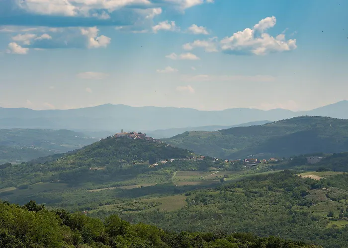 Atemberaubende Mit Herrlichem Panoramablick, Privatpool, Kinderschaukel, Bbq * Vižinada